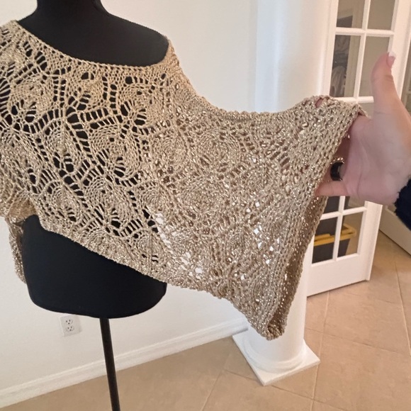Elegant Beige Crochet Women's Cape ONE SIZE - Picture 2 of 5